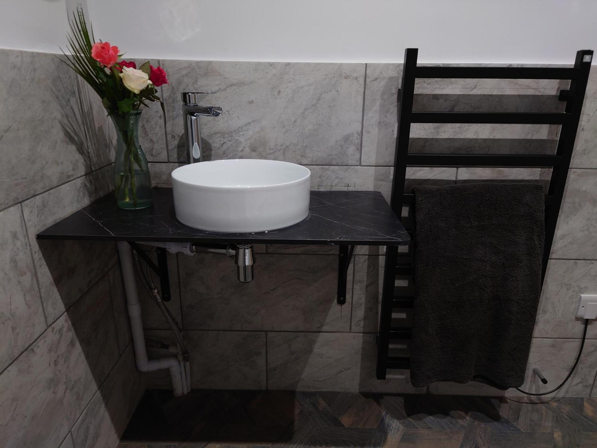 Newly Renovated 2-Bed Bungalow 바스 외부 사진